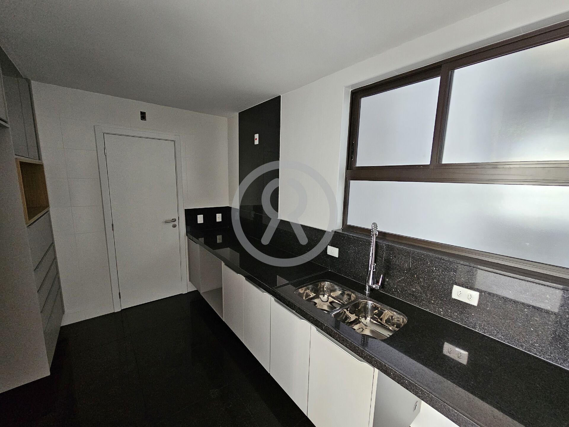 Apartamento à venda com 4 quartos, 130m² - Foto 9