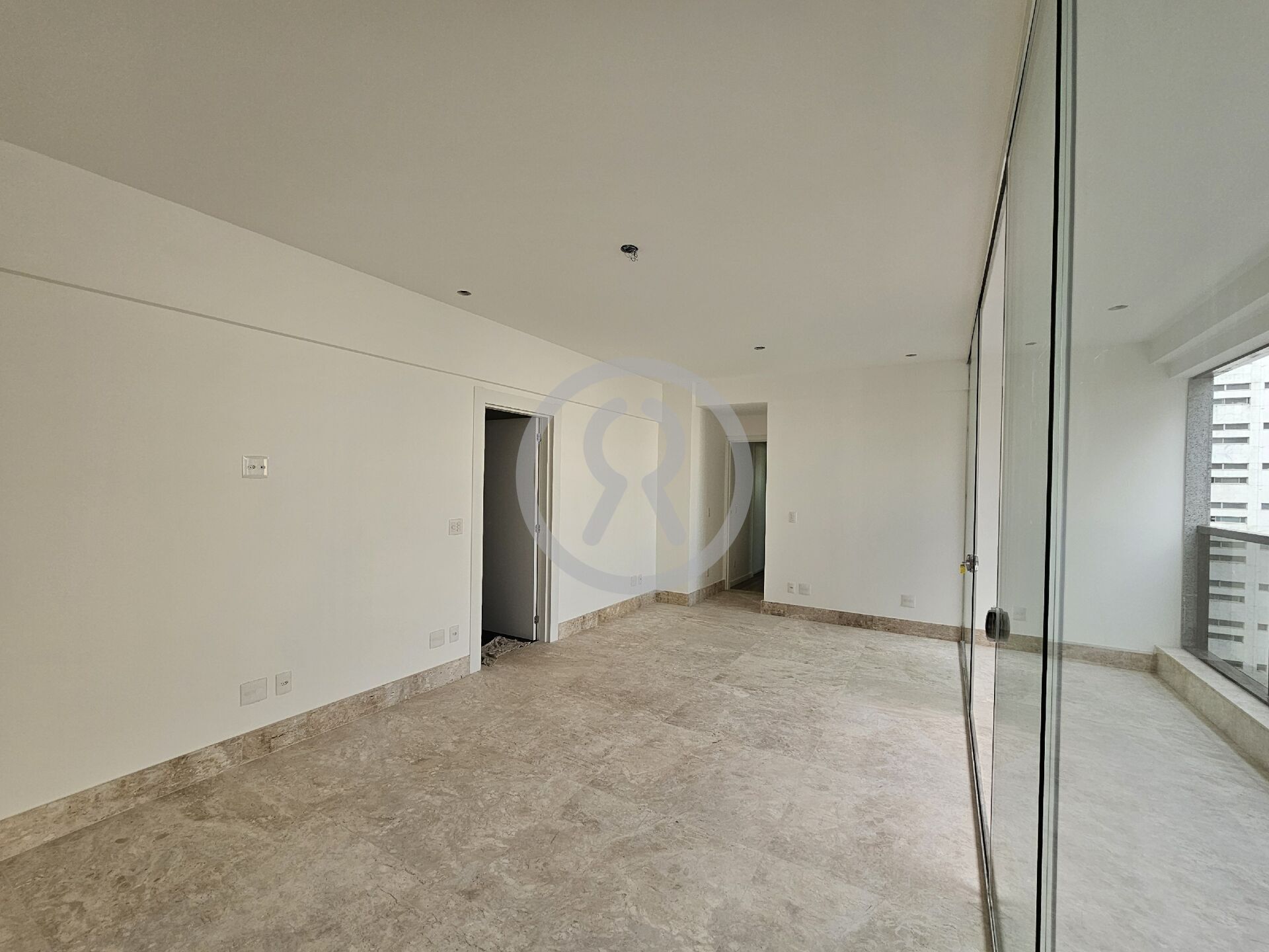 Apartamento à venda com 4 quartos, 130m² - Foto 4