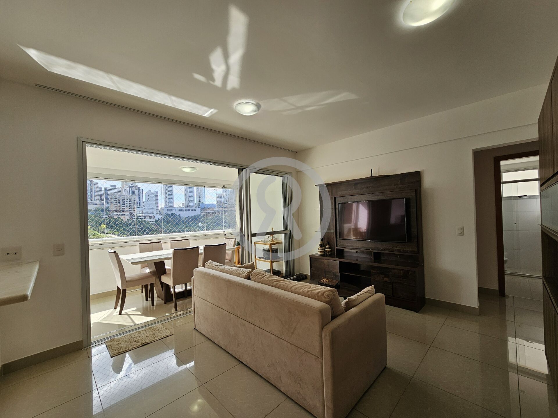Apartamento para alugar com 2 quartos, 77m² - Foto 3