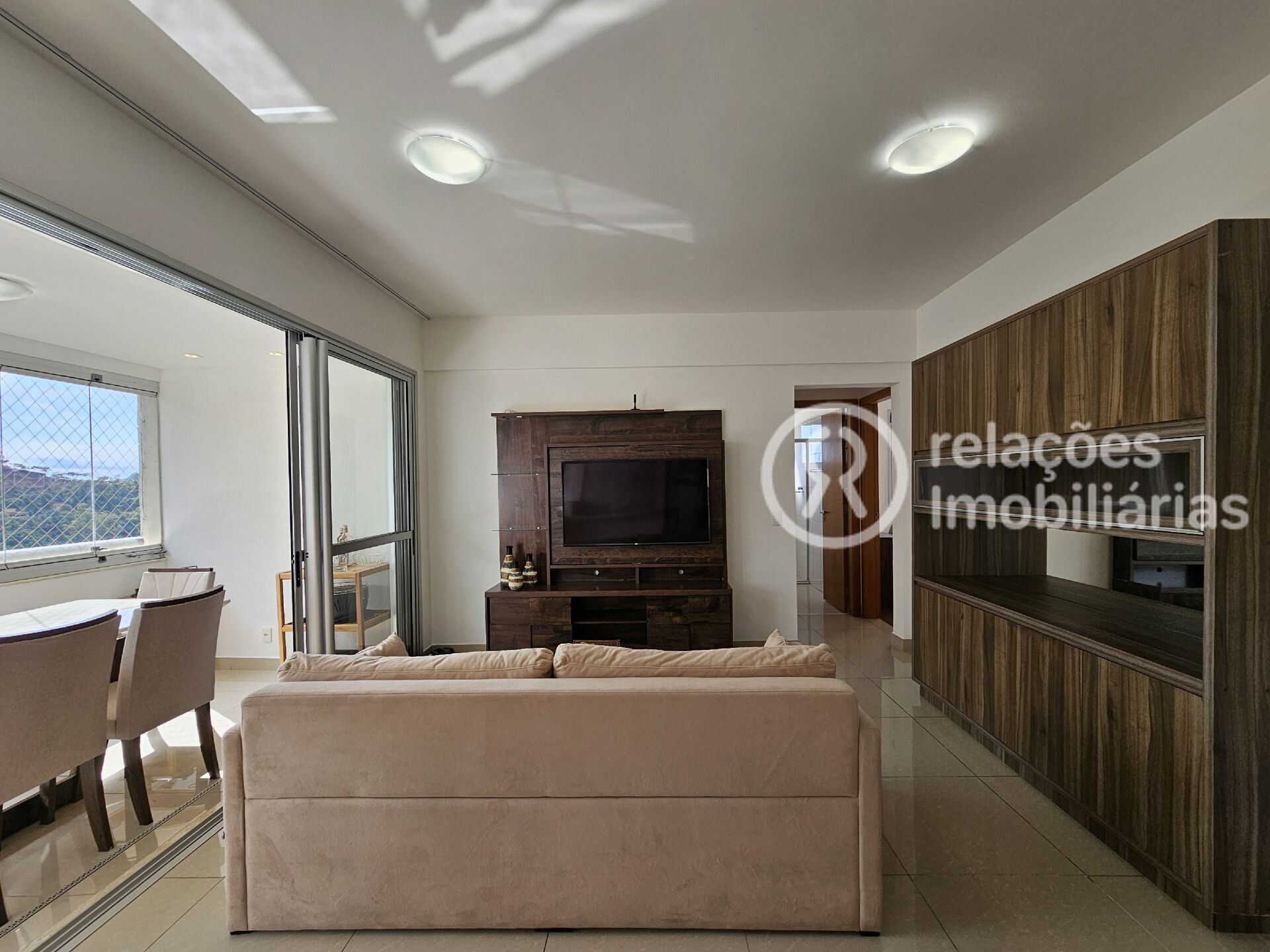 Apartamento para alugar com 2 quartos, 77m² - Foto 3