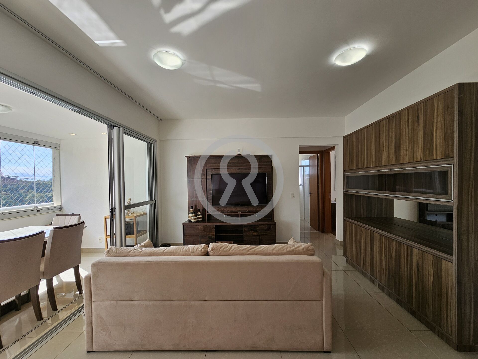 Apartamento para alugar com 2 quartos, 77m² - Foto 4
