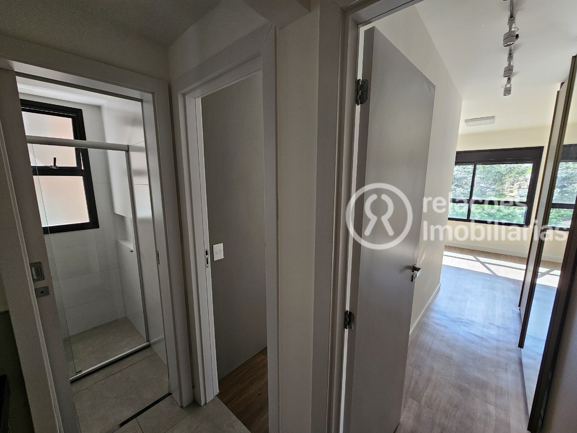 Apartamento para alugar com 2 quartos, 65m² - Foto 13