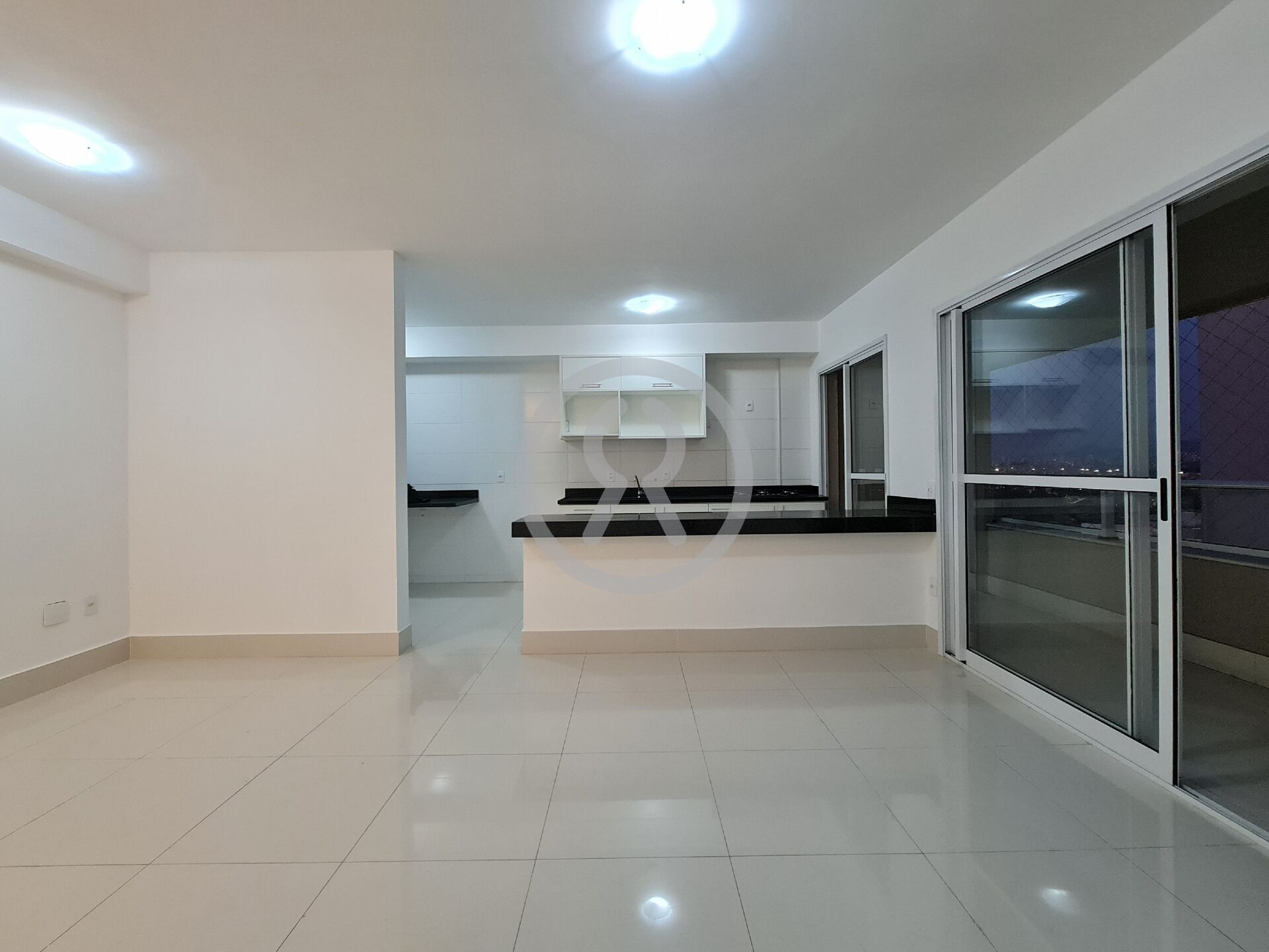 Apartamento para alugar com 3 quartos, 90m² - Foto 2