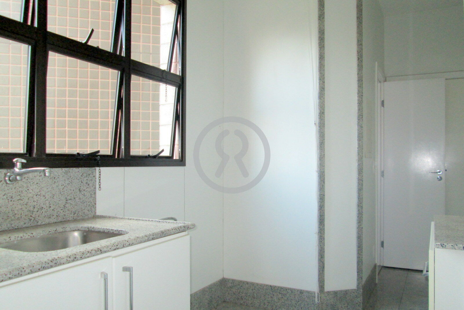 Apartamento à venda com 4 quartos, 205m² - Foto 11