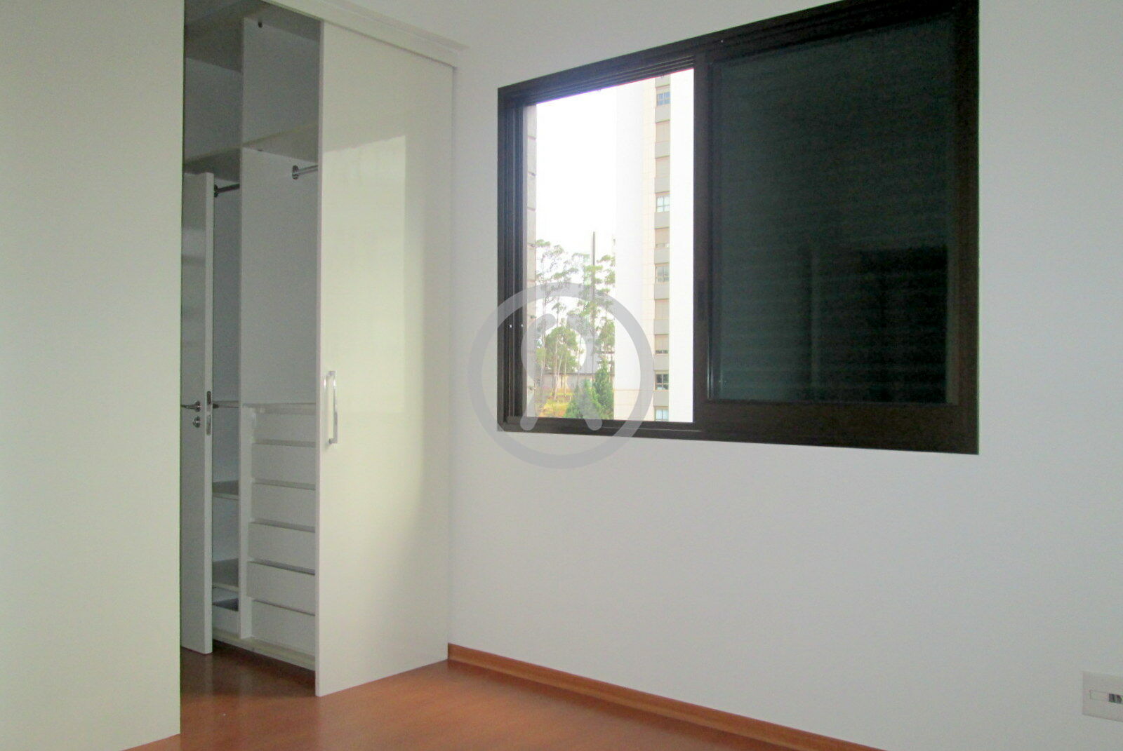 Apartamento à venda com 4 quartos, 205m² - Foto 17