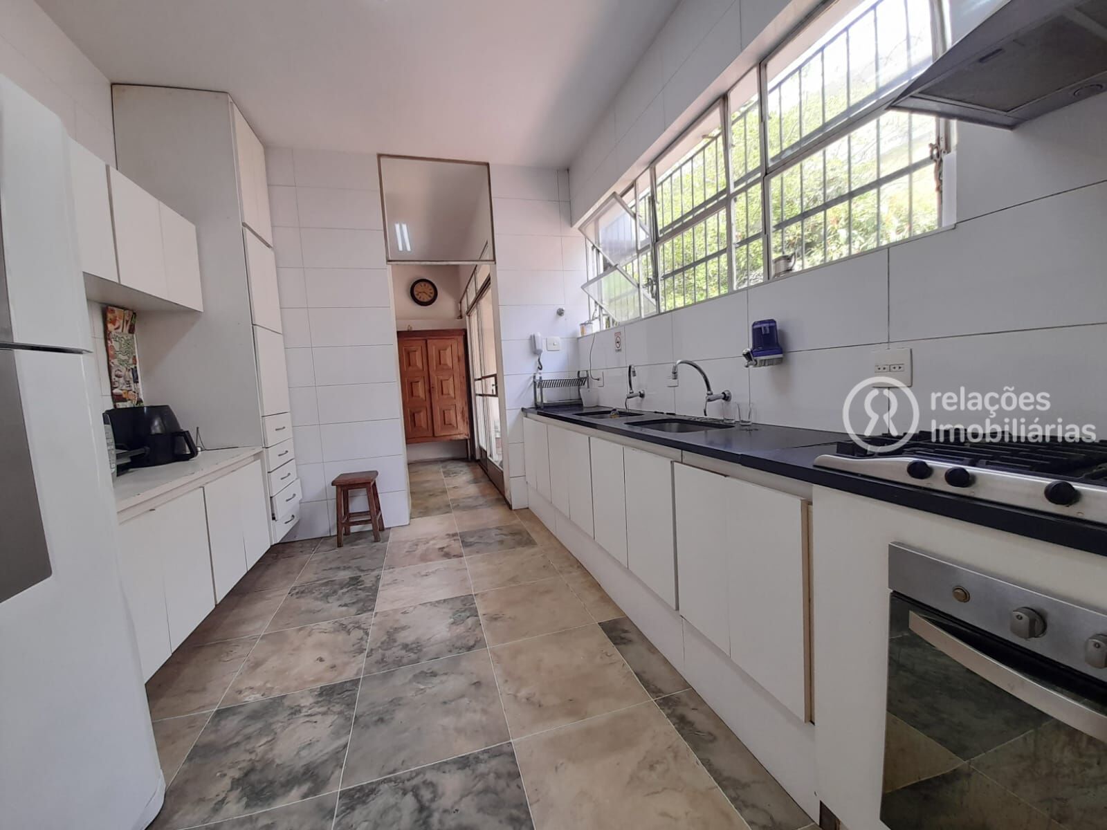 Casa para alugar com 4 quartos, 478m² - Foto 17