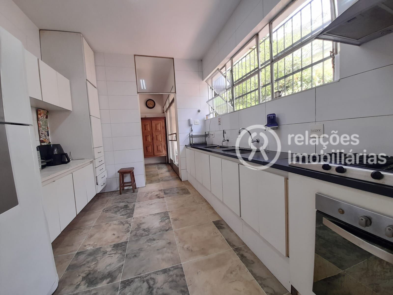 Casa para alugar com 4 quartos, 478m² - Foto 17