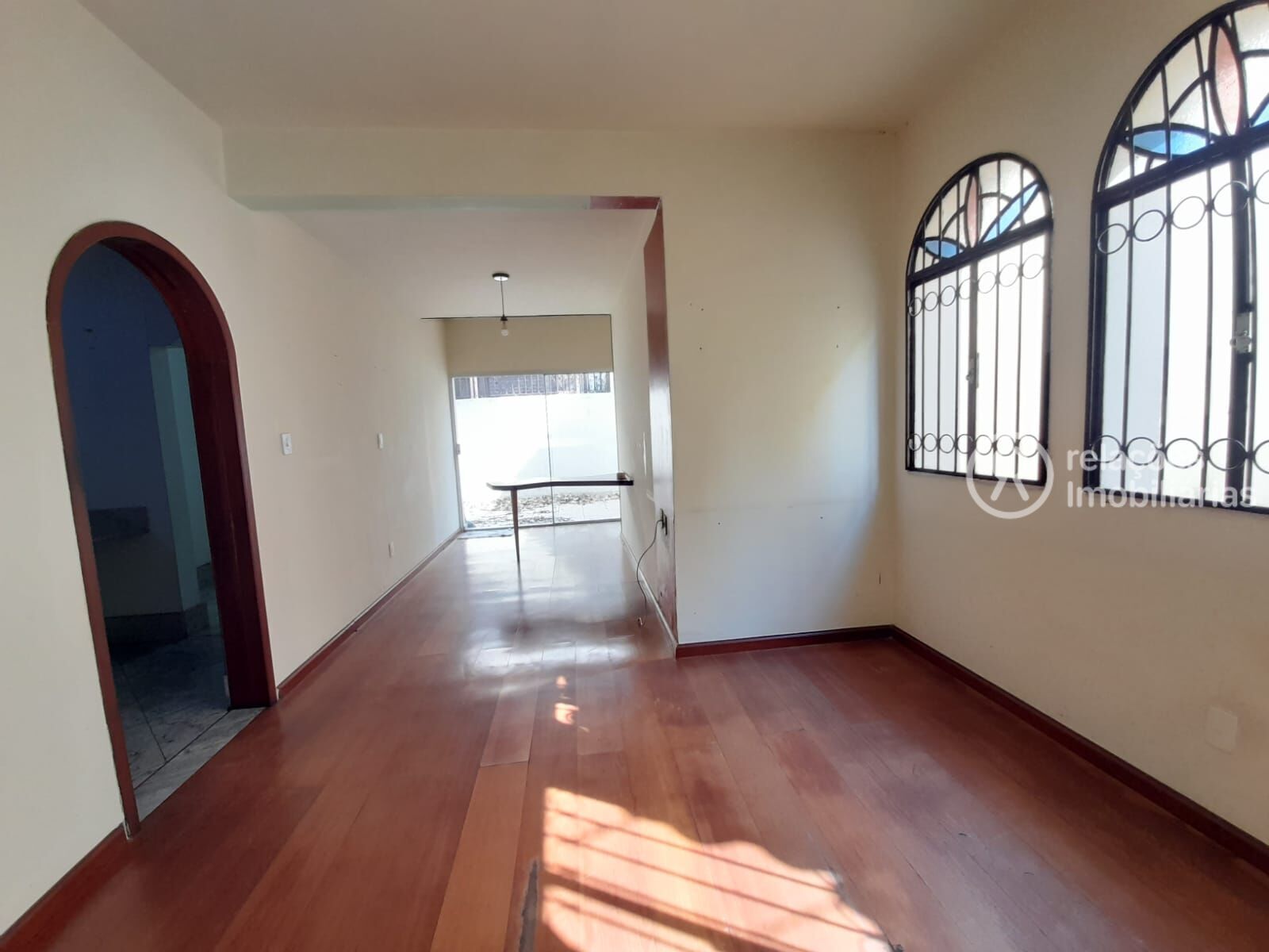 Casa para alugar com 4 quartos, 440m² - Foto 25