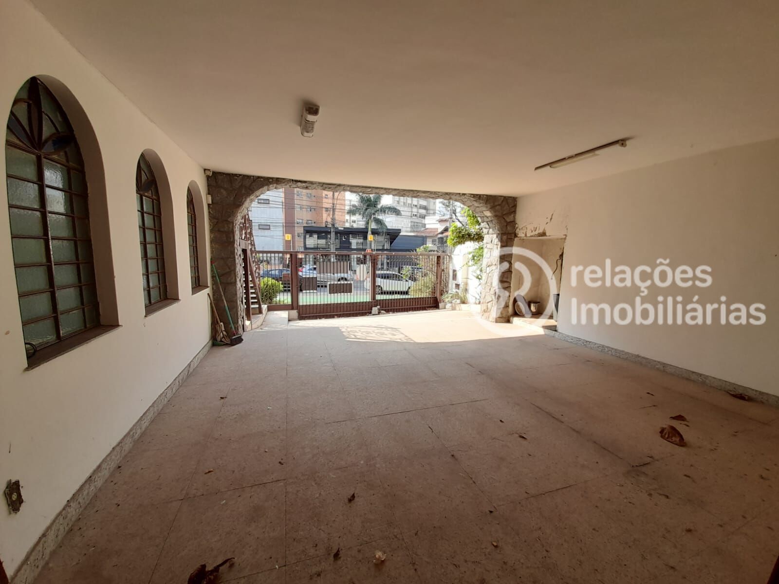 Casa para alugar com 4 quartos, 440m² - Foto 49