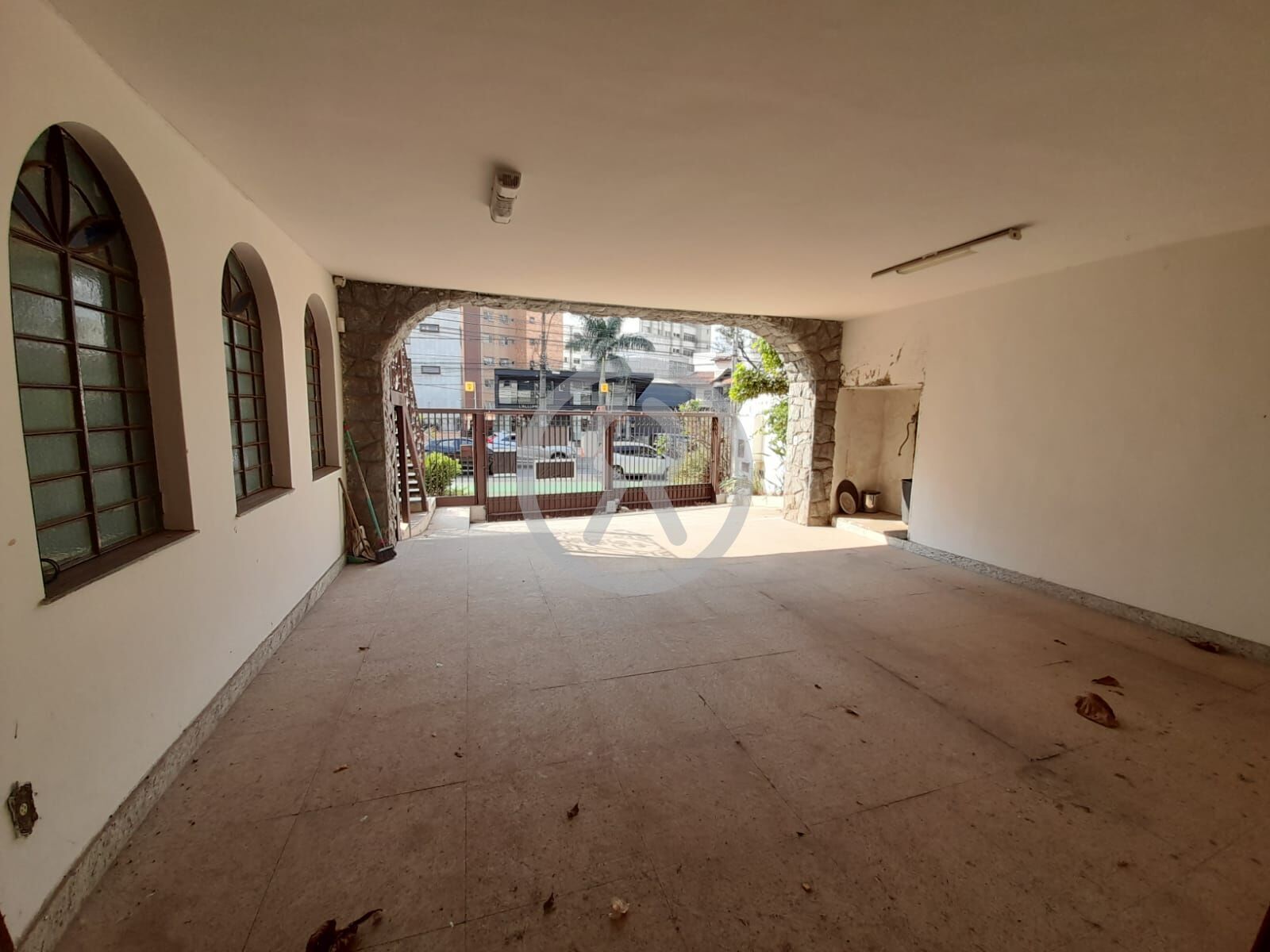 Casa para alugar com 4 quartos, 440m² - Foto 49