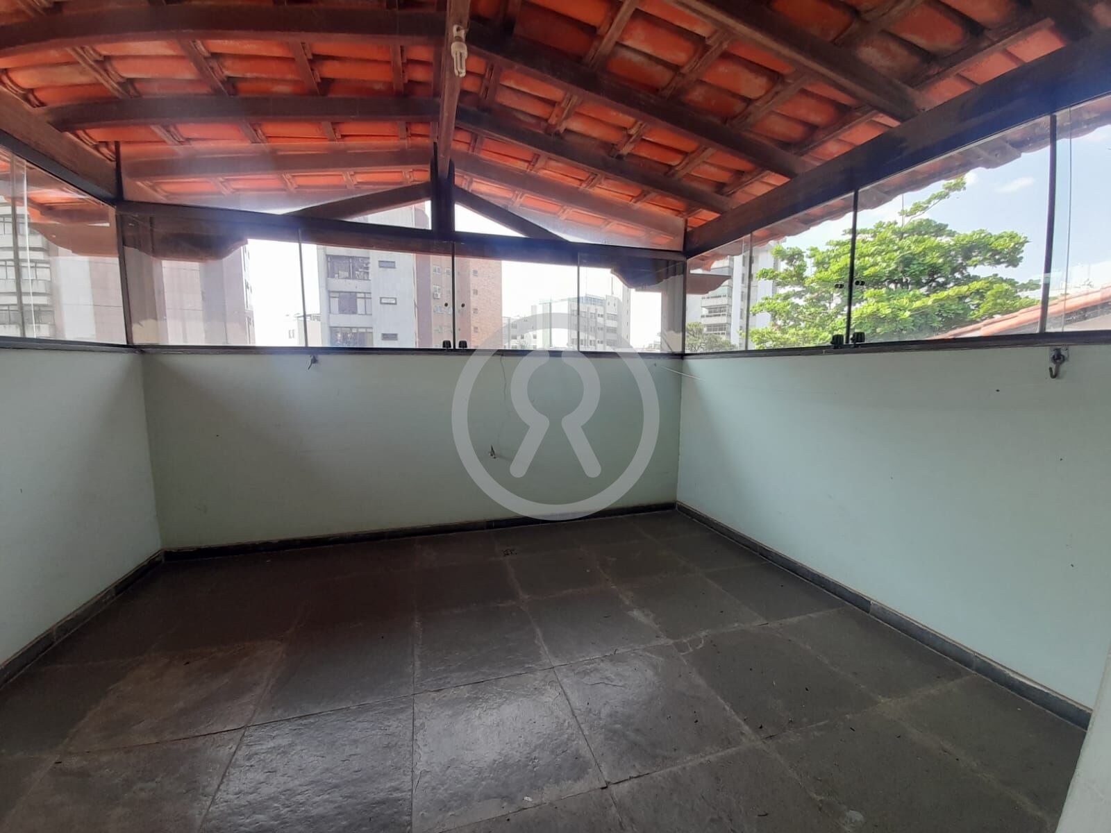 Casa para alugar com 4 quartos, 440m² - Foto 47