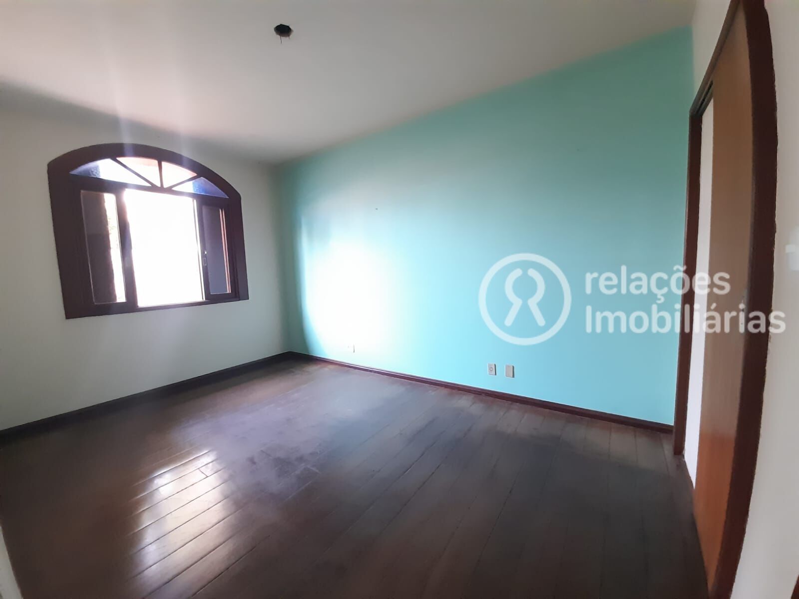 Casa para alugar com 4 quartos, 440m² - Foto 35