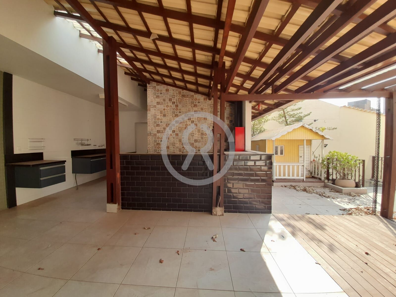 Casa para alugar com 4 quartos, 440m² - Foto 6