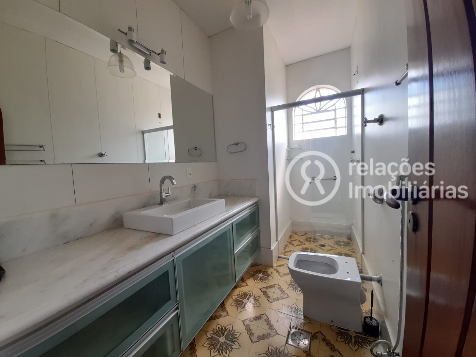 Casa para alugar com 4 quartos, 440m² - Foto 41