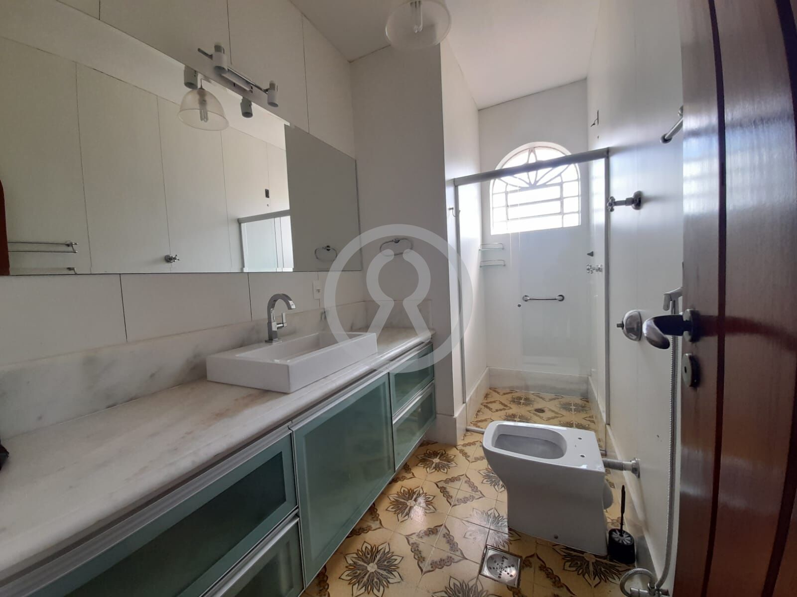 Casa para alugar com 4 quartos, 440m² - Foto 41