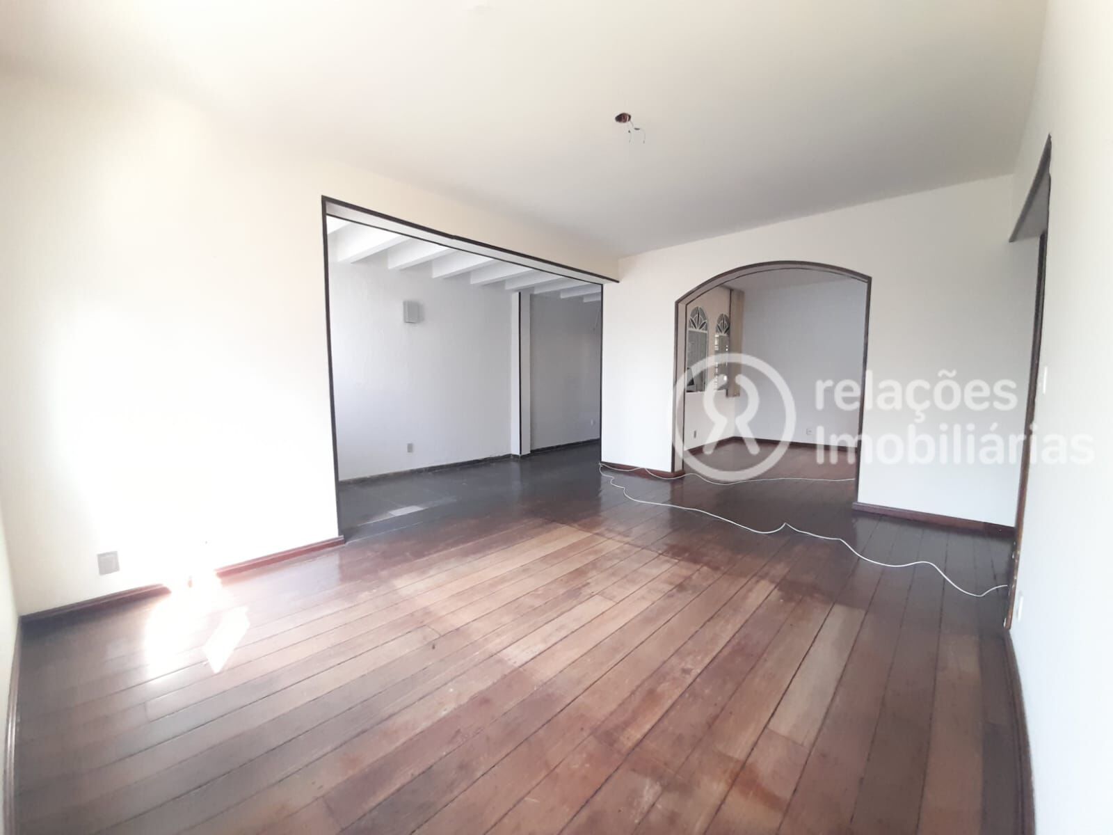 Casa para alugar com 4 quartos, 440m² - Foto 26