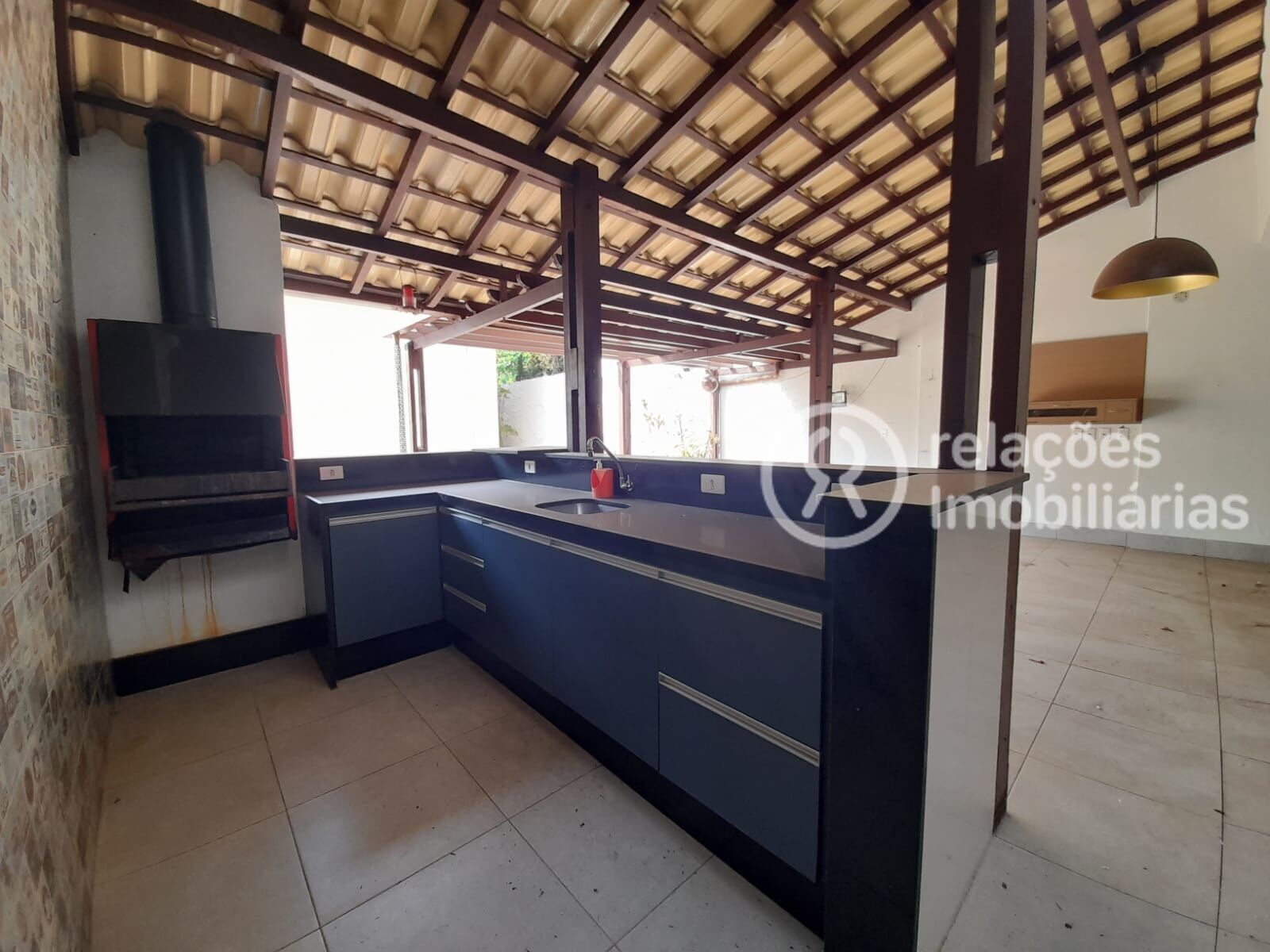 Casa para alugar com 4 quartos, 440m² - Foto 3