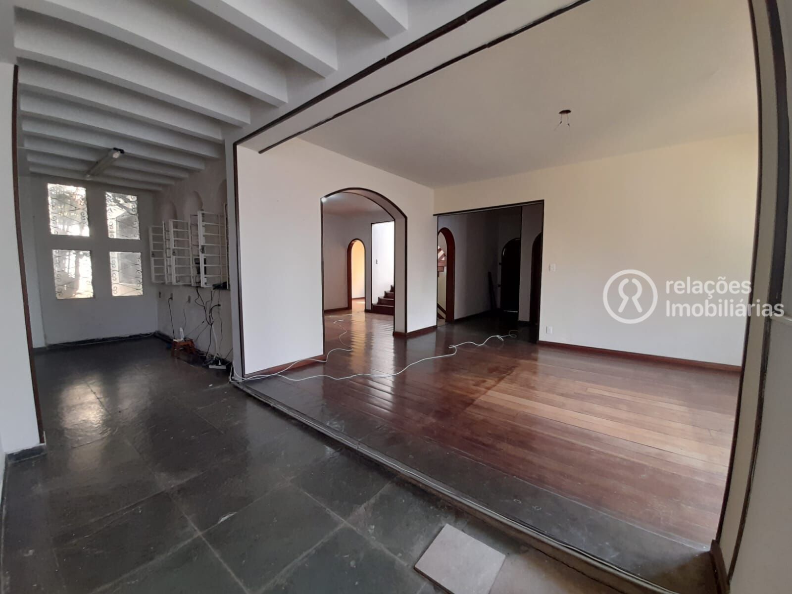 Casa para alugar com 4 quartos, 440m² - Foto 27