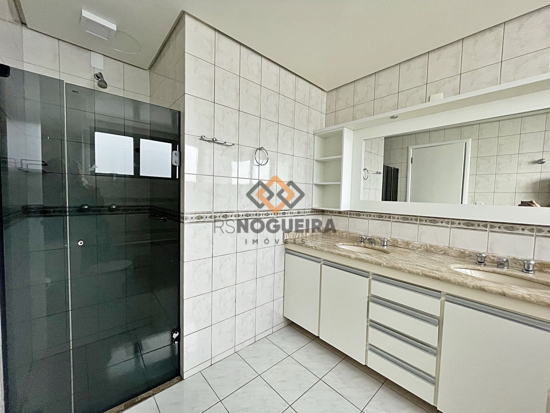 Apartamento para alugar com 3 quartos, 186m² - Foto 27