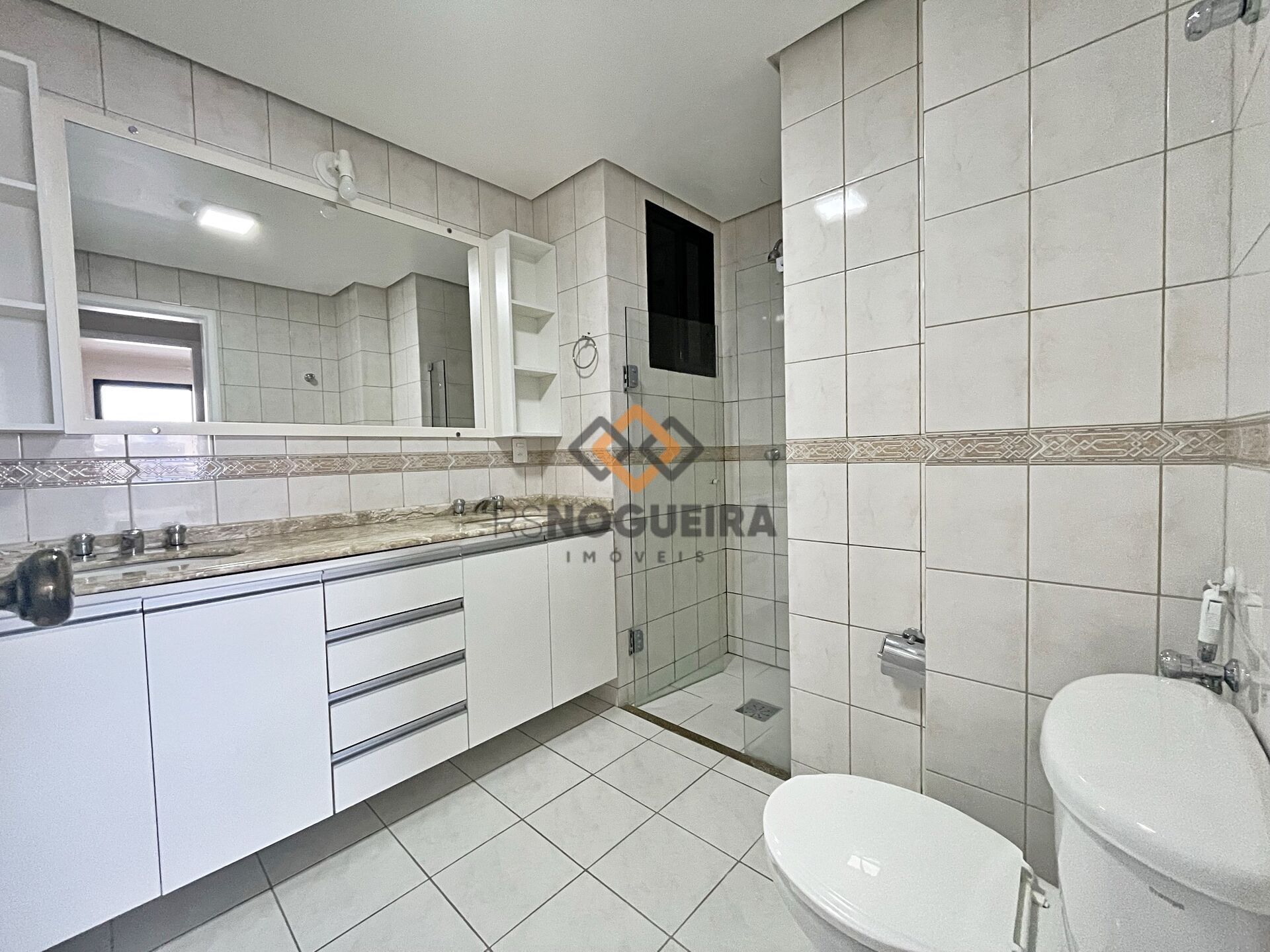 Apartamento para alugar com 3 quartos, 186m² - Foto 25