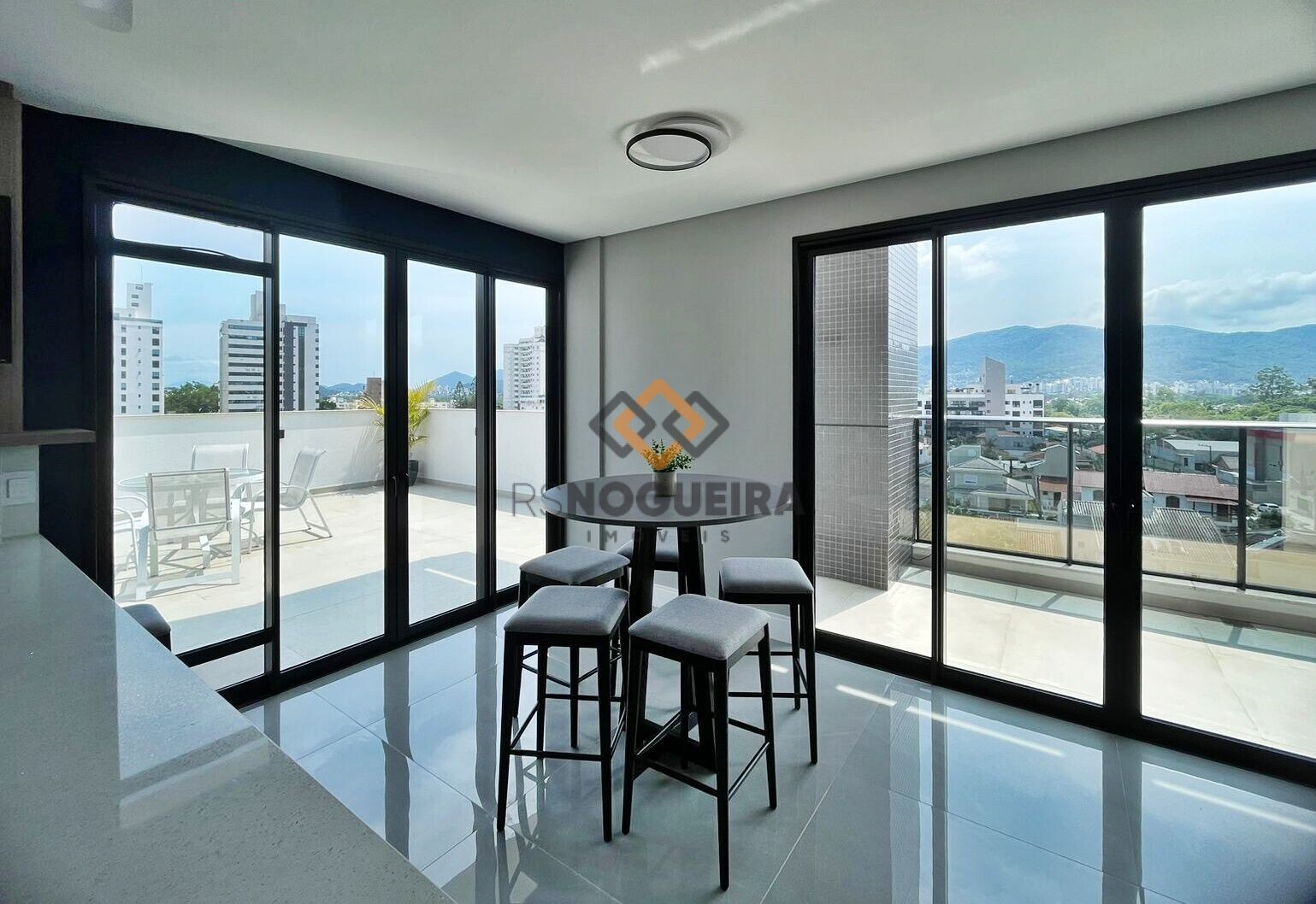 Apartamento para alugar com 2 quartos, 79m² - Foto 25