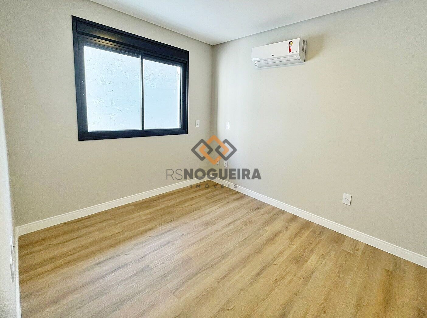 Apartamento para alugar com 2 quartos, 79m² - Foto 13