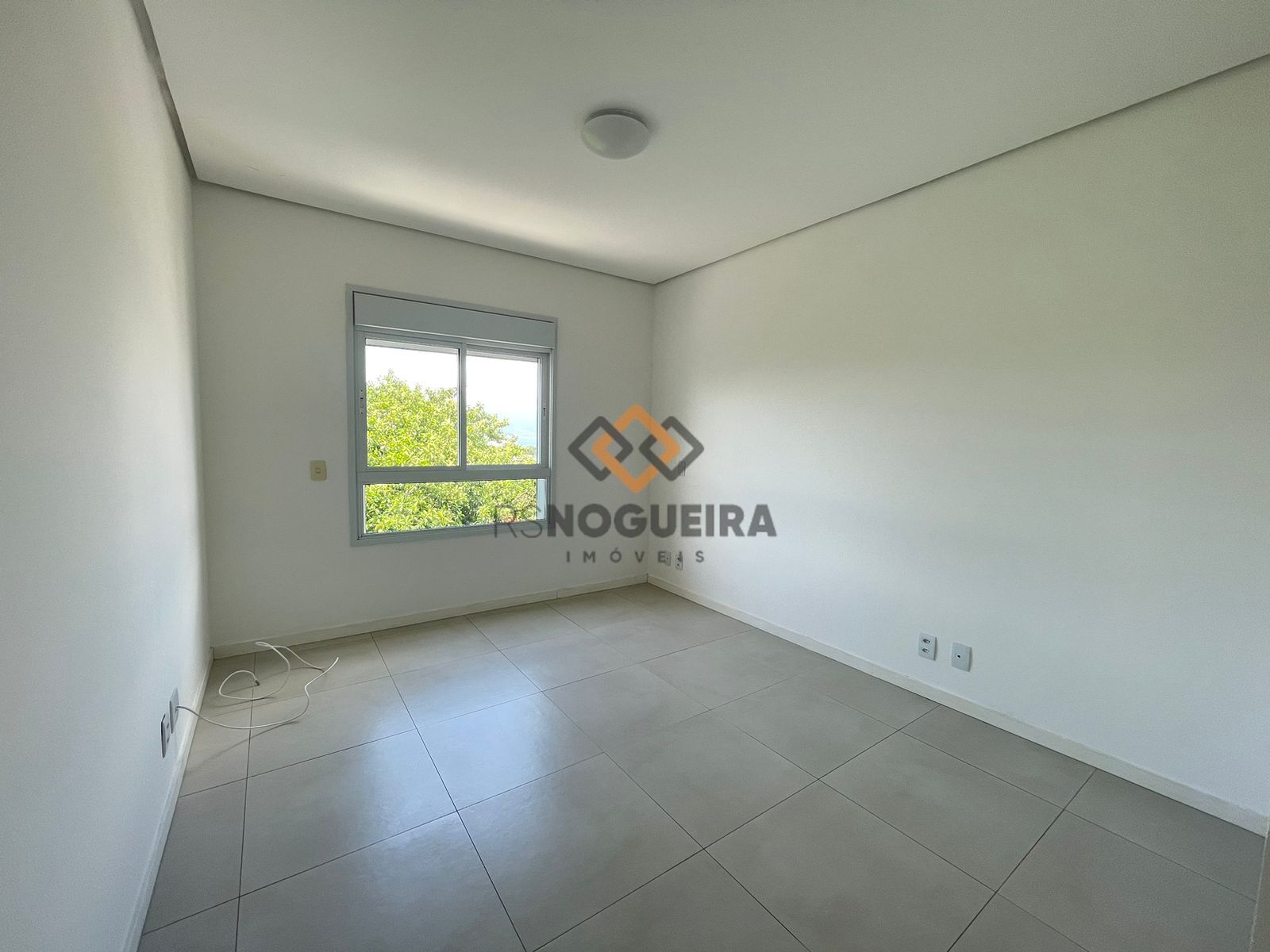 Apartamento para alugar com 3 quartos, 94m² - Foto 14