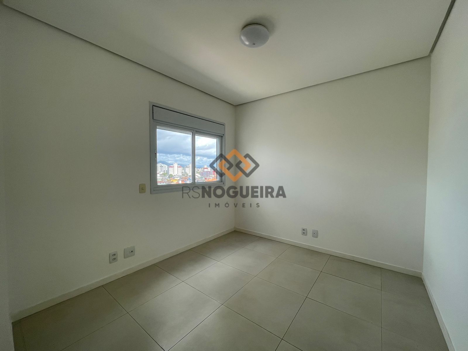 Apartamento para alugar com 3 quartos, 94m² - Foto 17