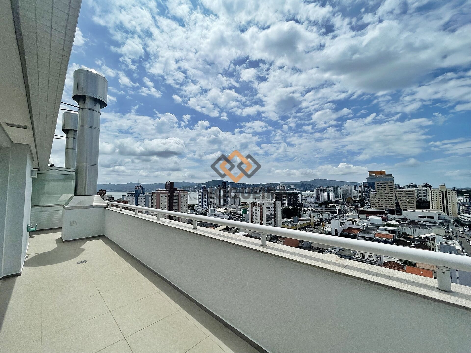 Cobertura para alugar com 3 quartos, 190m² - Foto 12