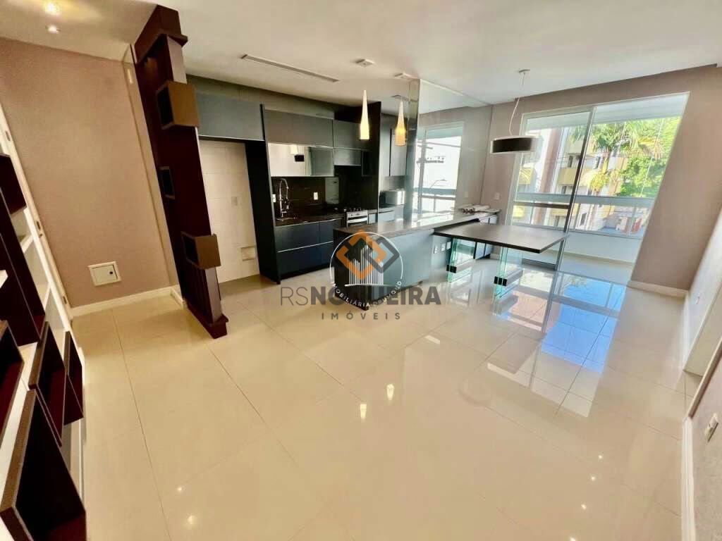 Apartamento à venda com 3 quartos, 85m² - Foto 2