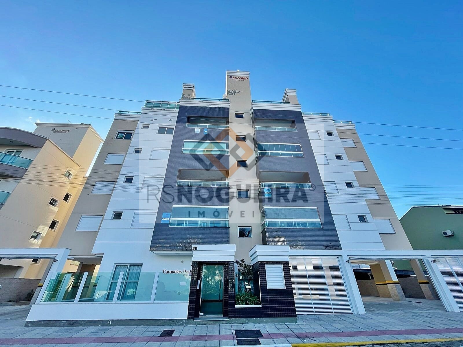 Apartamento à venda com 3 quartos, 90m² - Foto 1