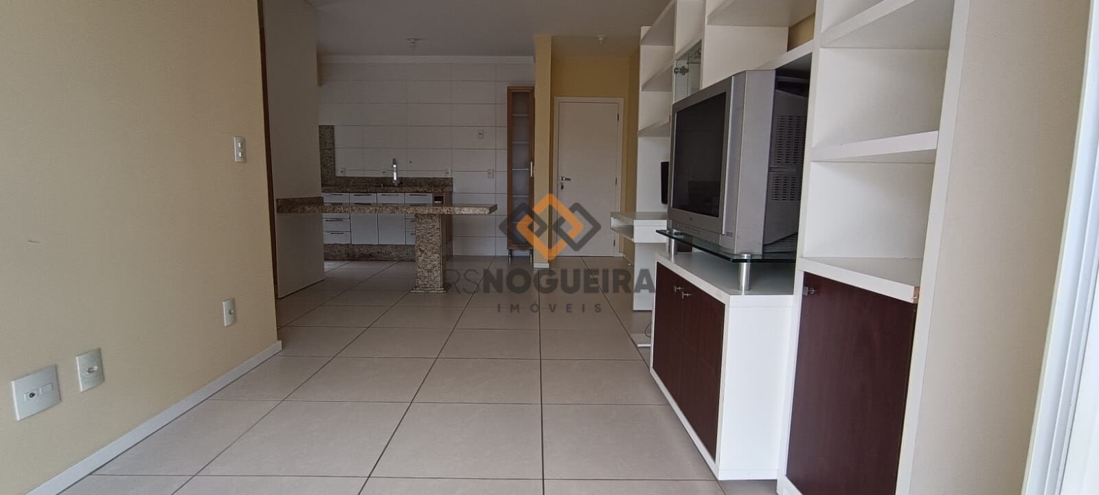 Apartamento para alugar com 2 quartos, 70m² - Foto 4