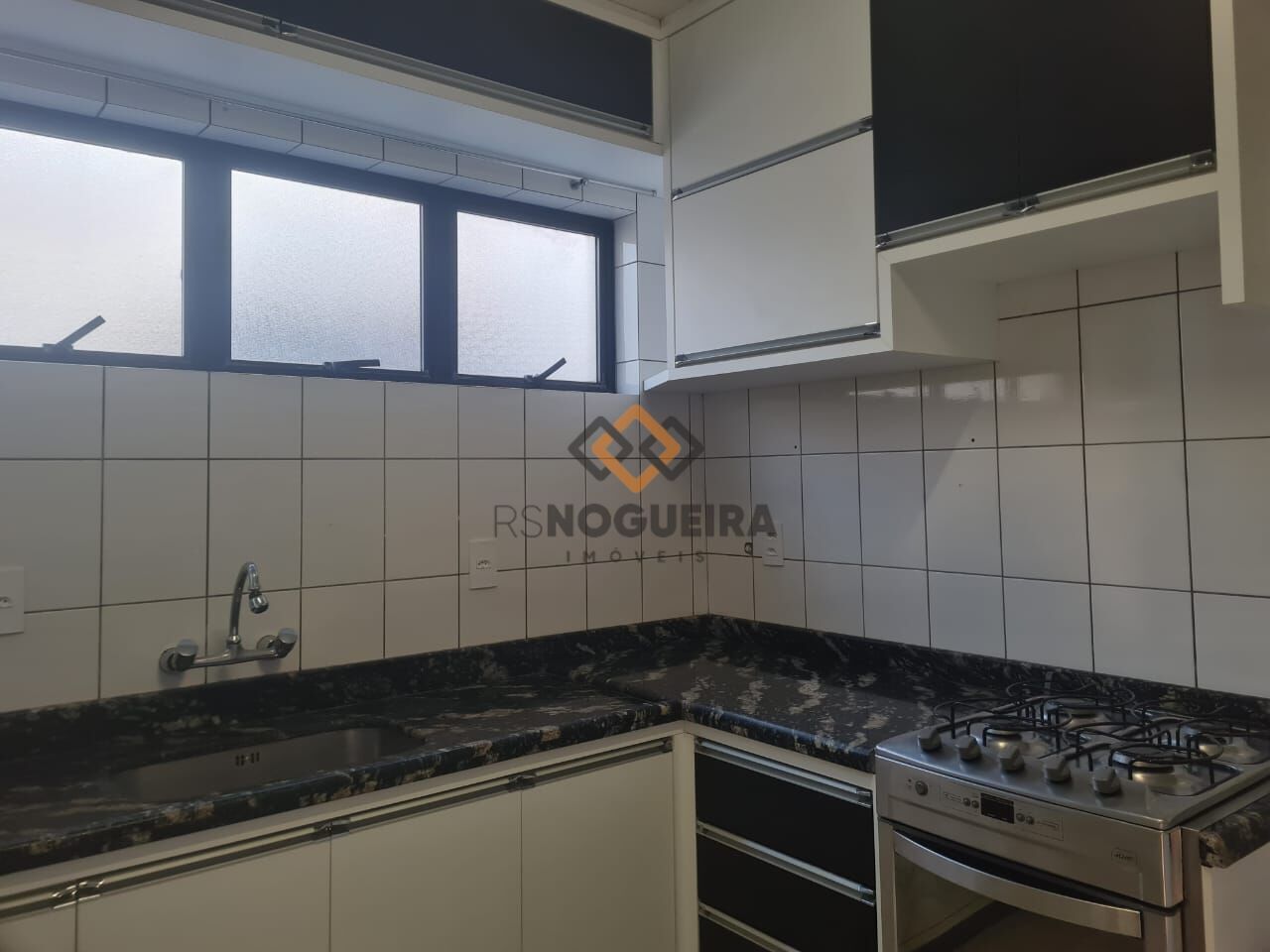 Apartamento para alugar com 3 quartos, 115m² - Foto 2