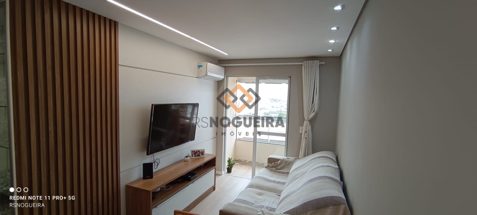 Apartamento à venda com 2 quartos, 67m² - Foto 2