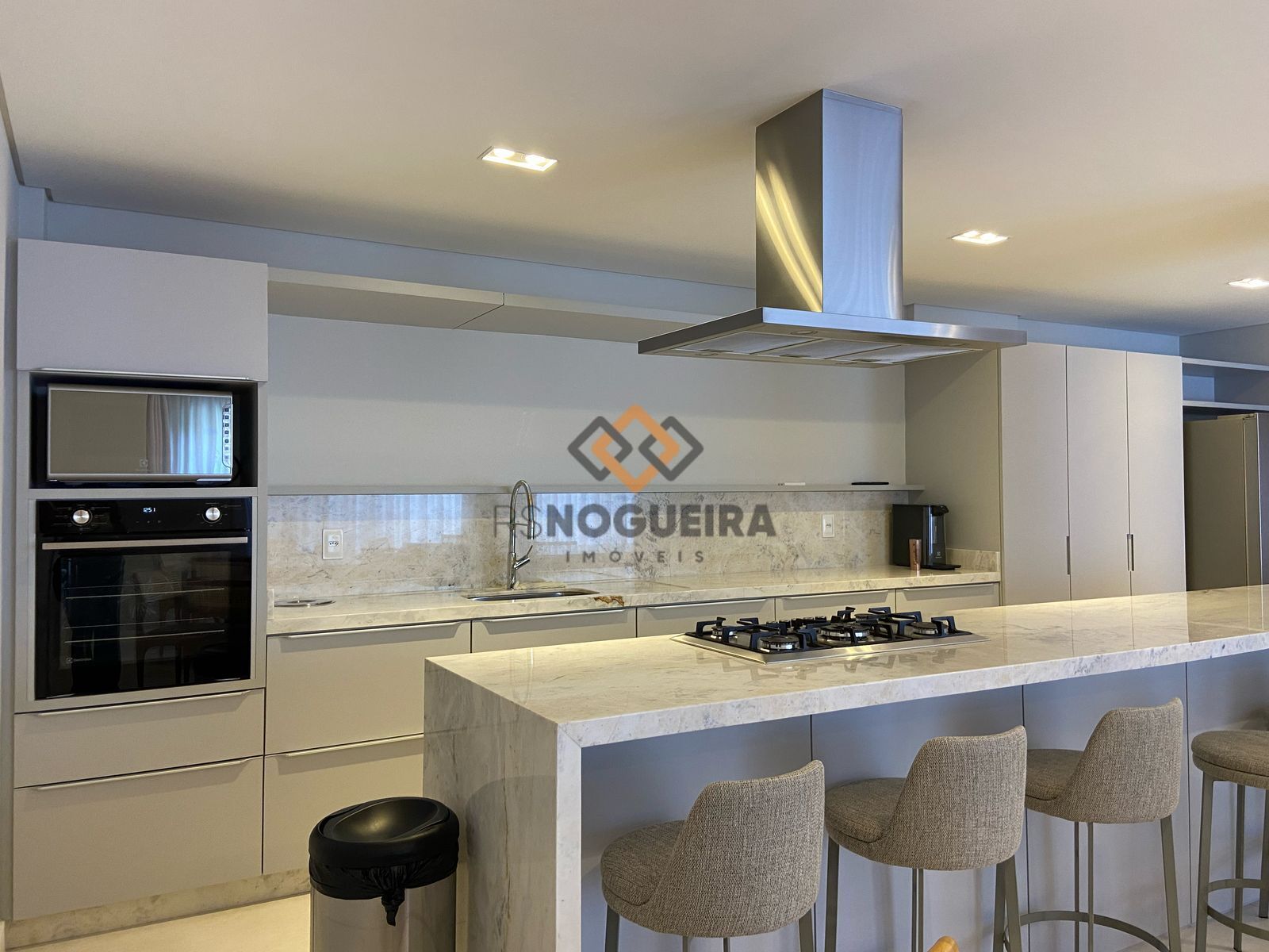 Cobertura à venda com 3 quartos, 257m² - Foto 11