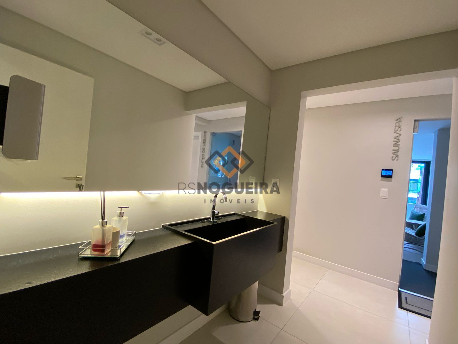 Cobertura à venda com 3 quartos, 257m² - Foto 8