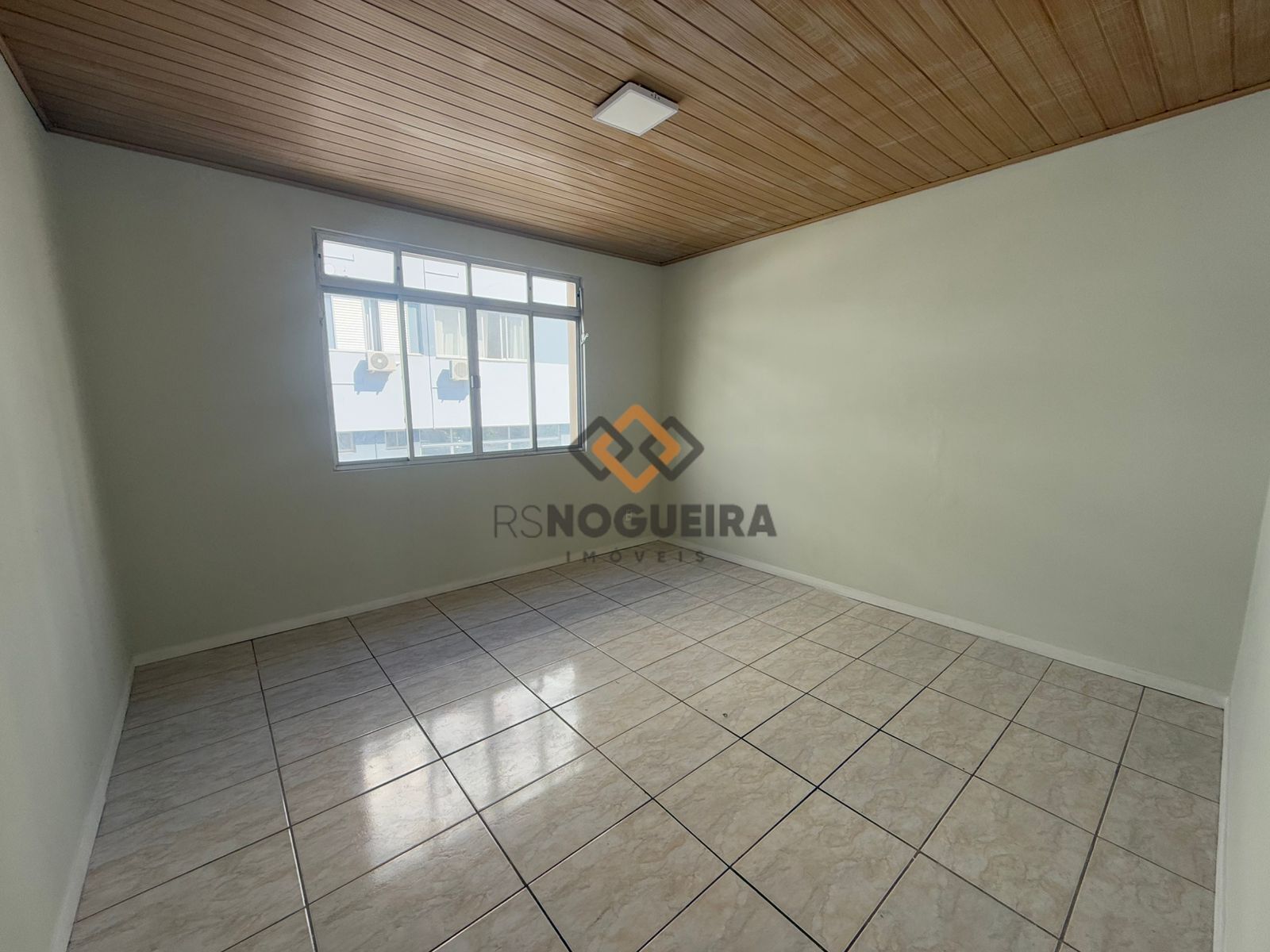 Apartamento para alugar com 3 quartos, 80m² - Foto 4