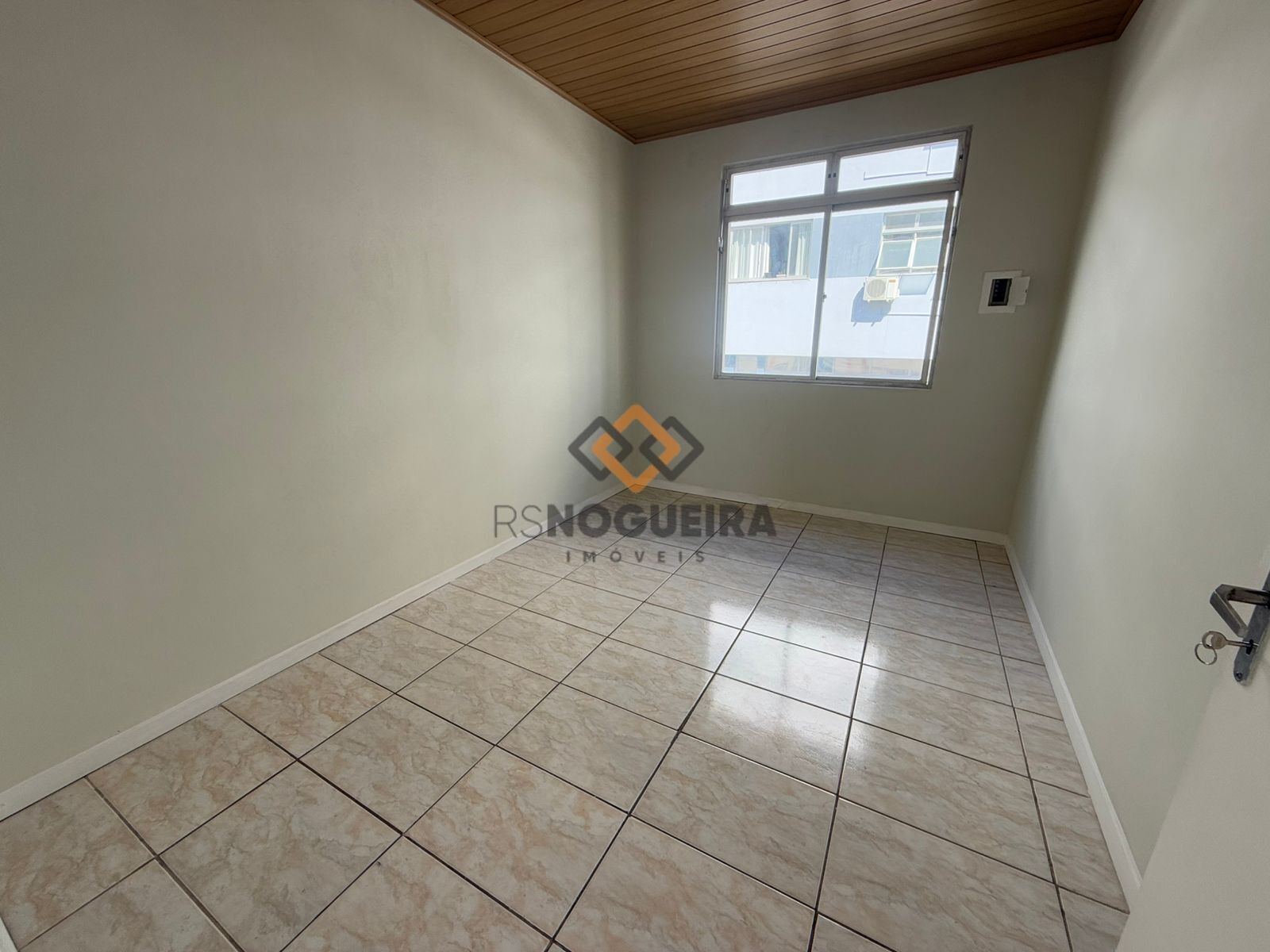 Apartamento para alugar com 3 quartos, 80m² - Foto 2