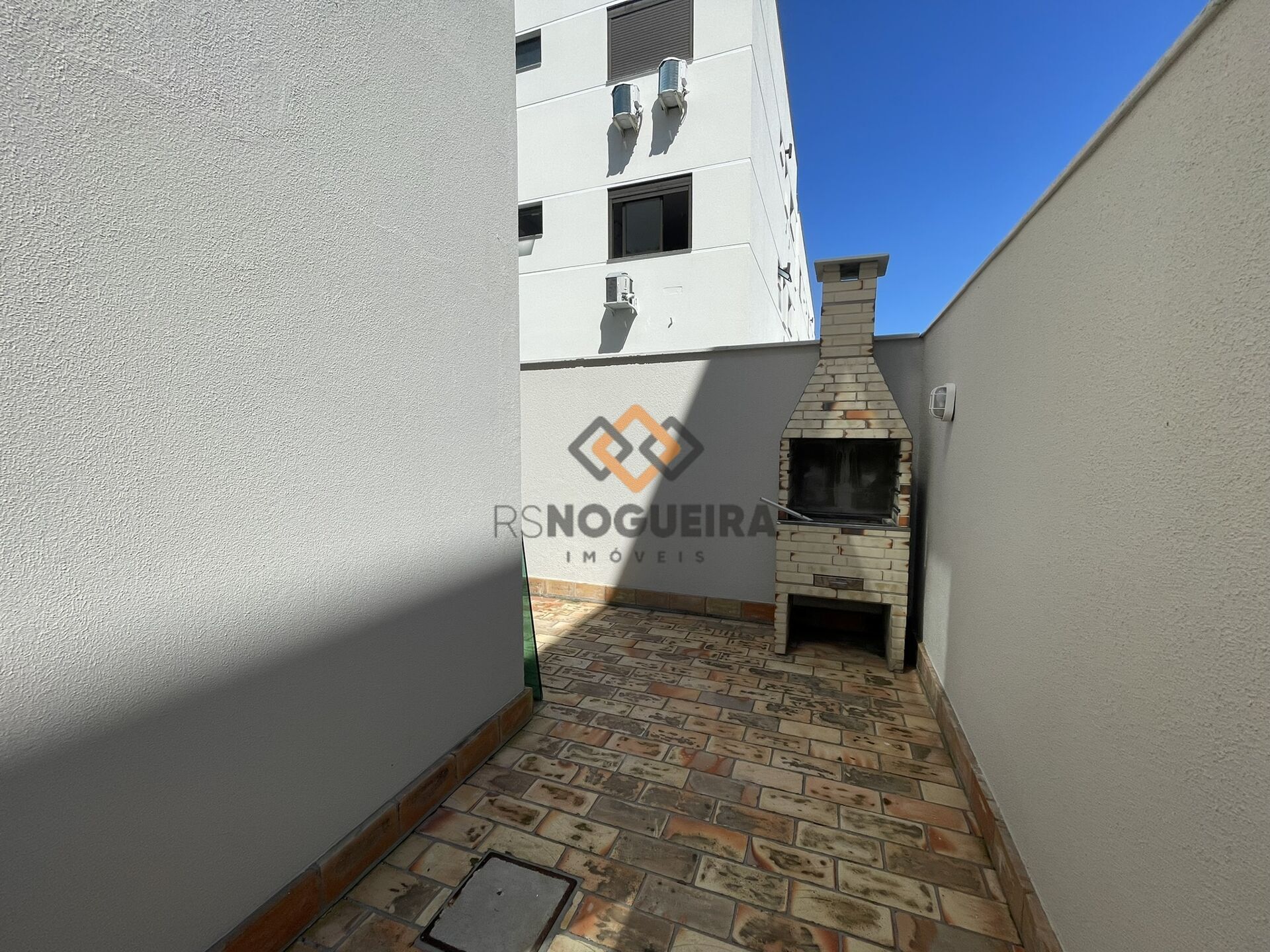 Apartamento à venda com 2 quartos, 64m² - Foto 27