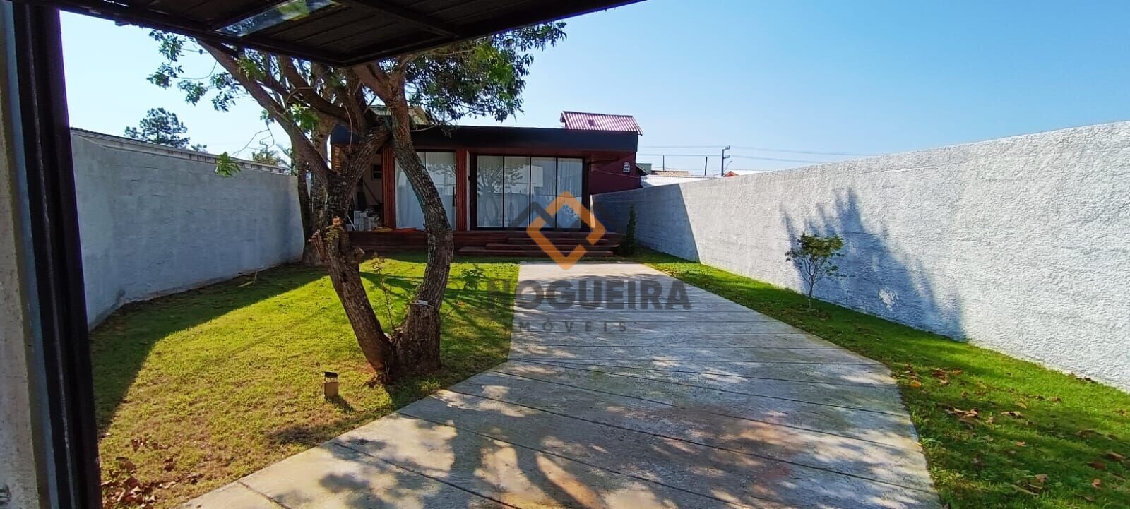 Casa à venda com 2 quartos, 150m² - Foto 2