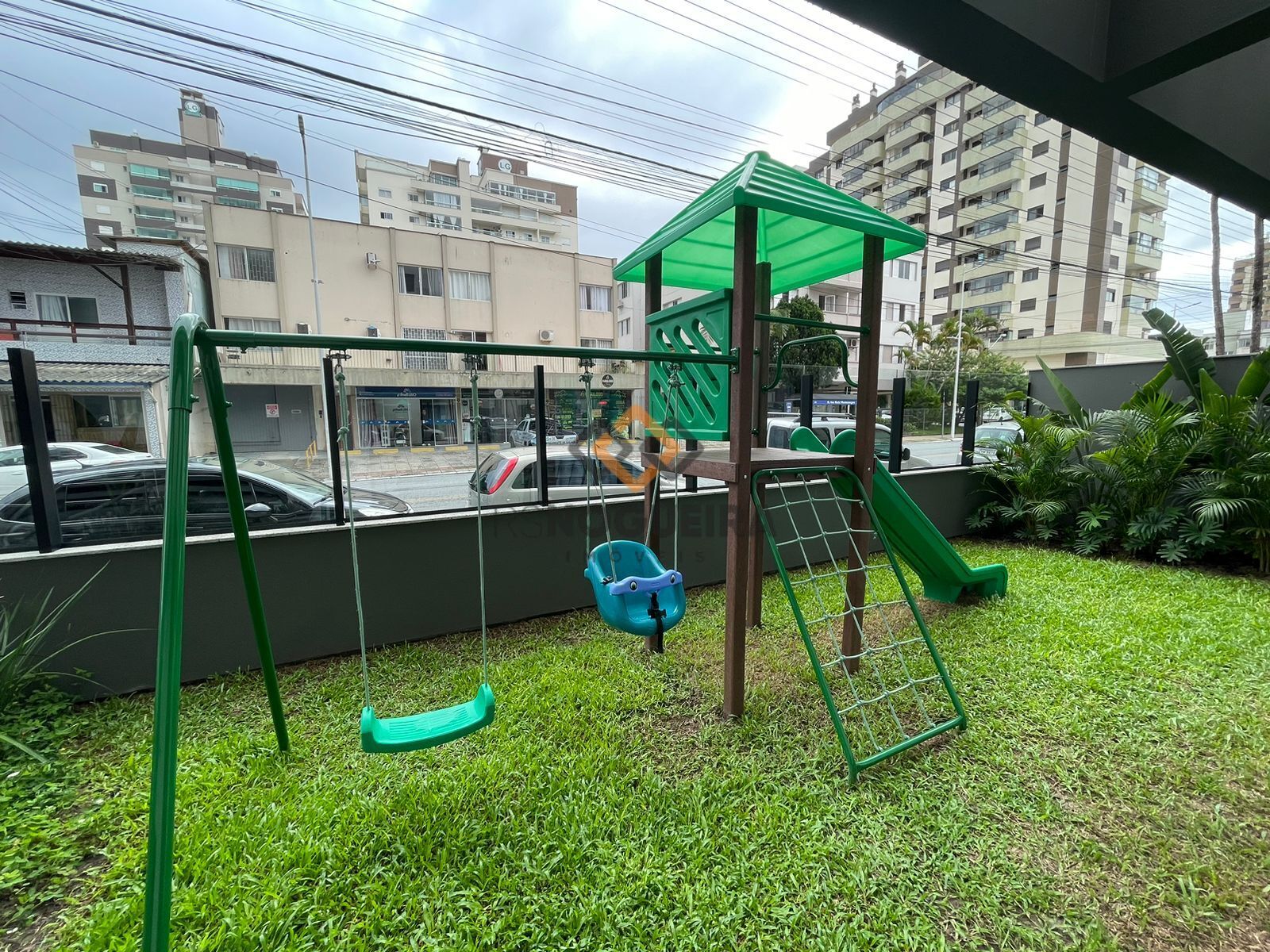 Apartamento para alugar com 2 quartos, 68m² - Foto 9