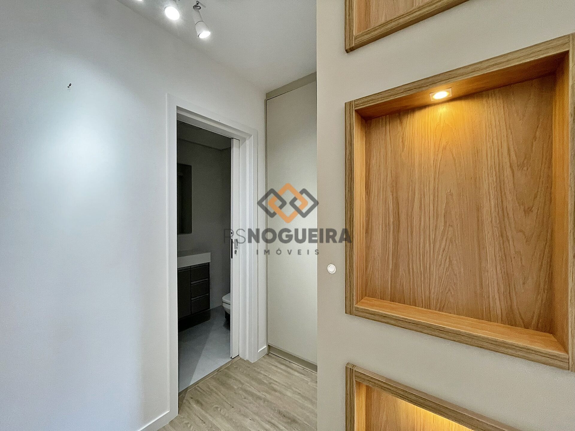Apartamento para alugar com 2 quartos, 75m² - Foto 17