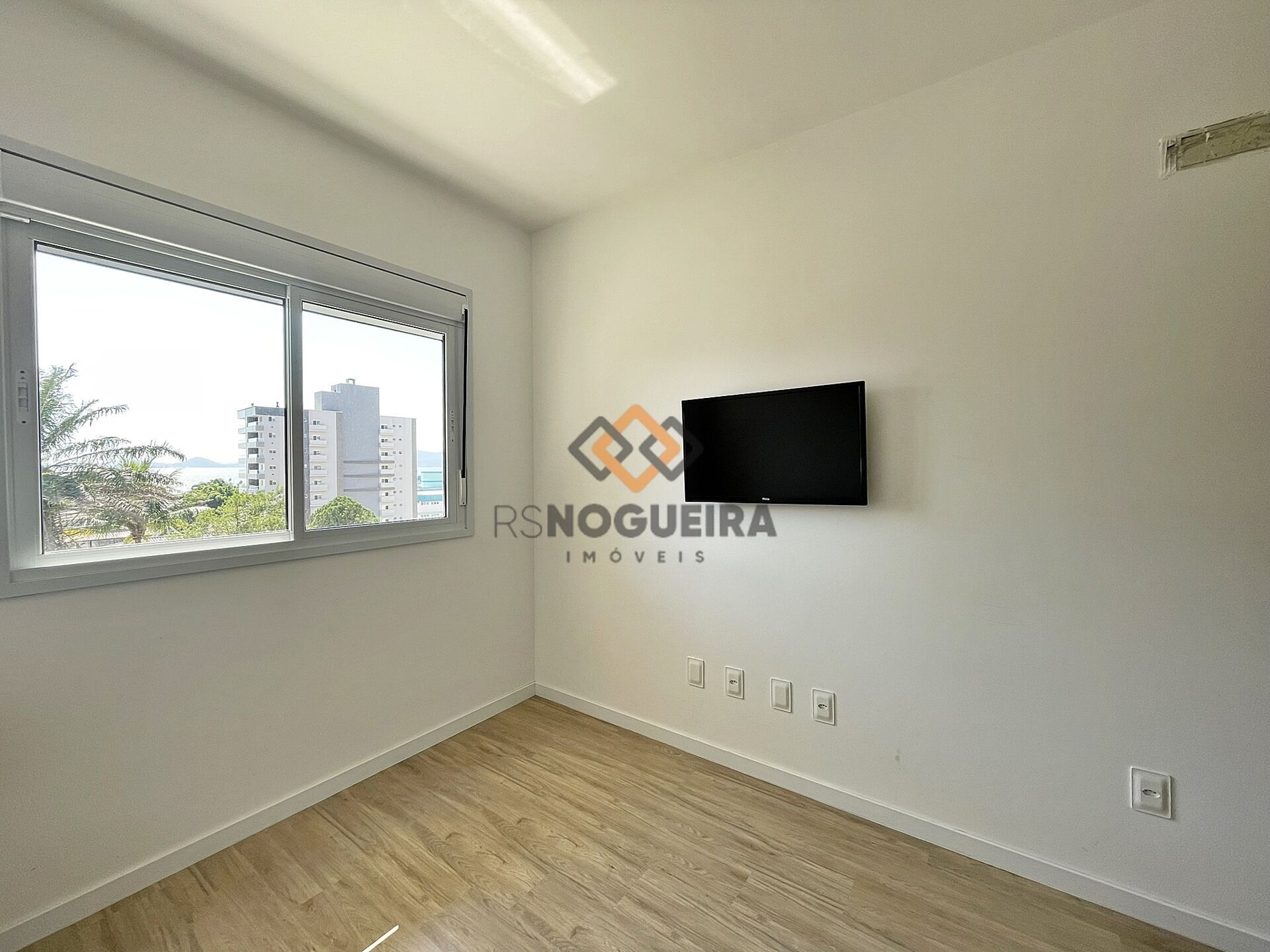 Apartamento para alugar com 2 quartos, 75m² - Foto 14