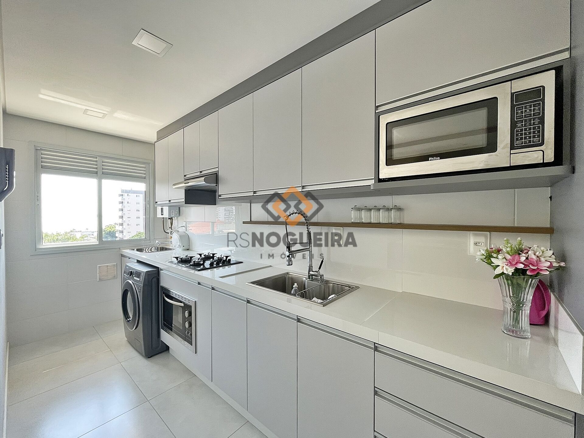 Apartamento para alugar com 2 quartos, 75m² - Foto 2