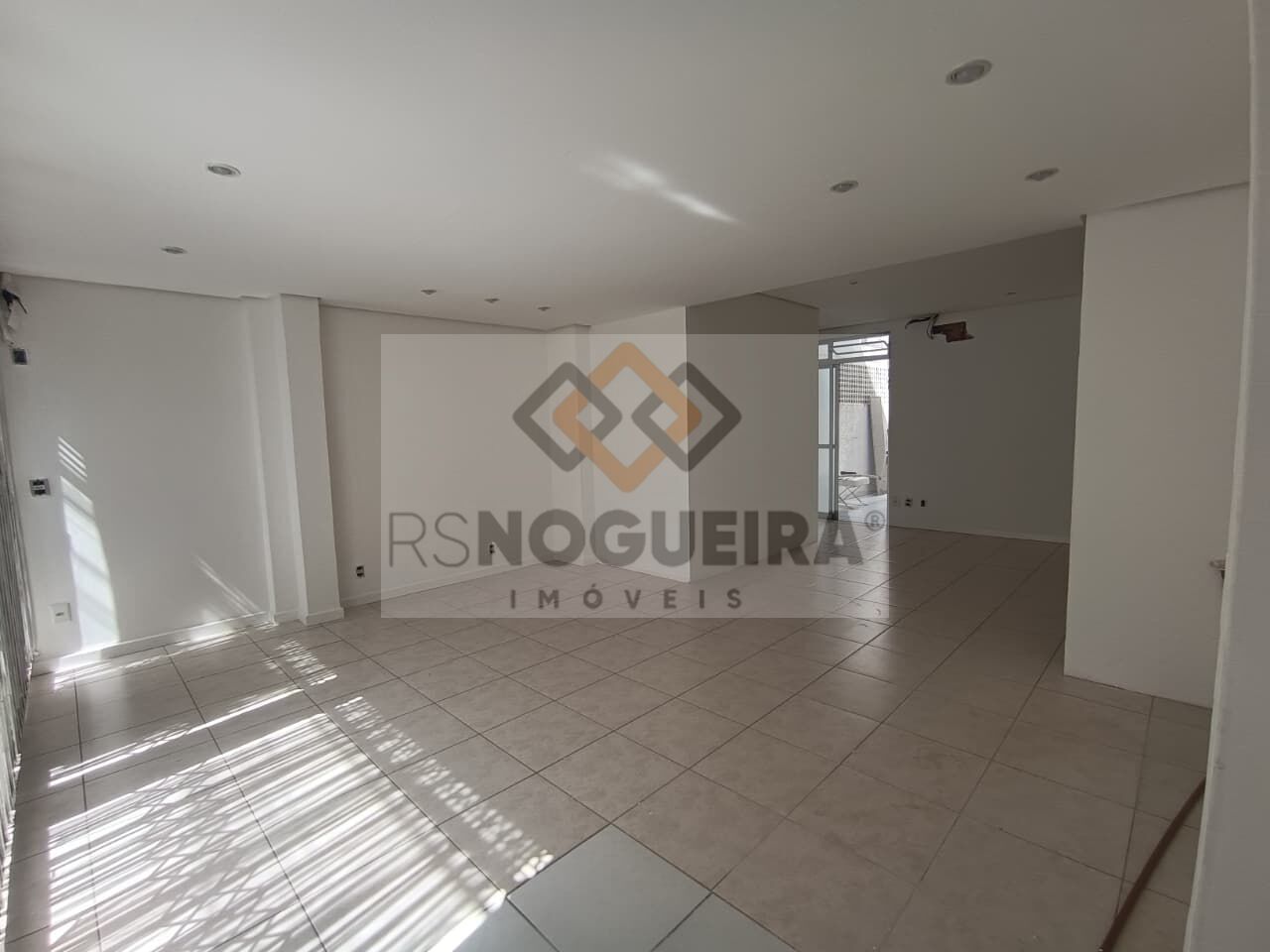Loja-Salão, 100 m² - Foto 1