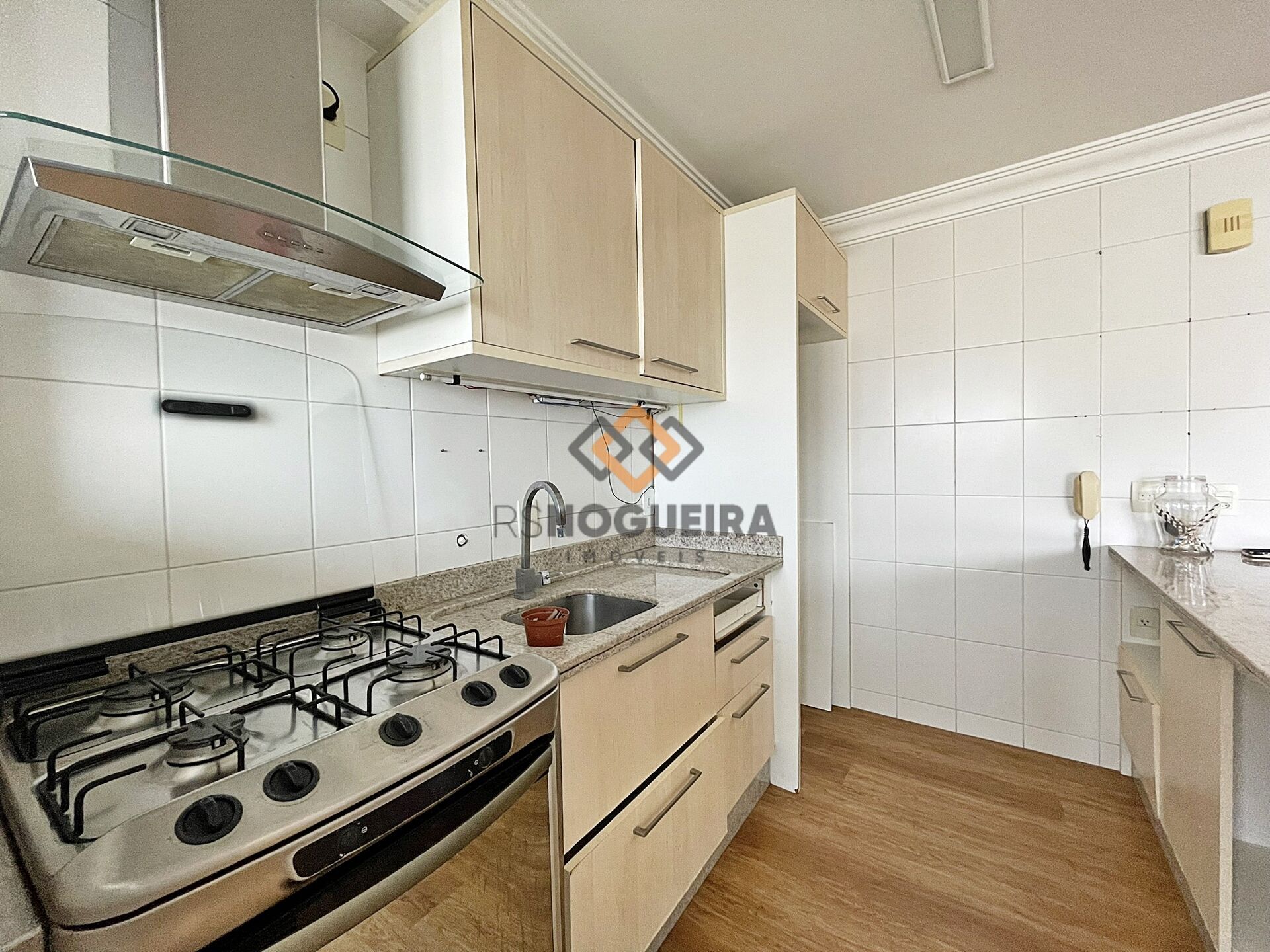 Apartamento para alugar com 3 quartos, 110m² - Foto 8