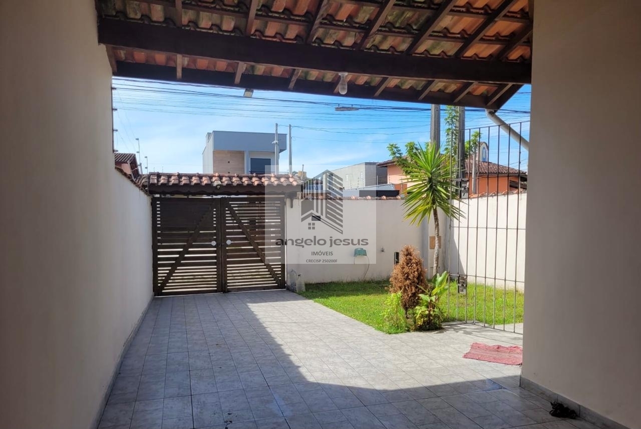 Casa à venda com 3 quartos, 119m² - Foto 1