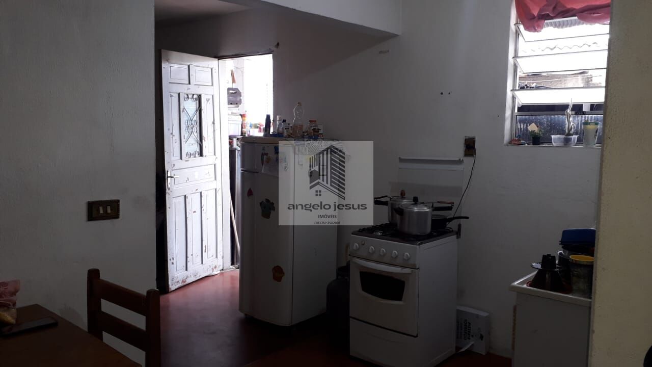 Casa à venda com 8 quartos, 300m² - Foto 47