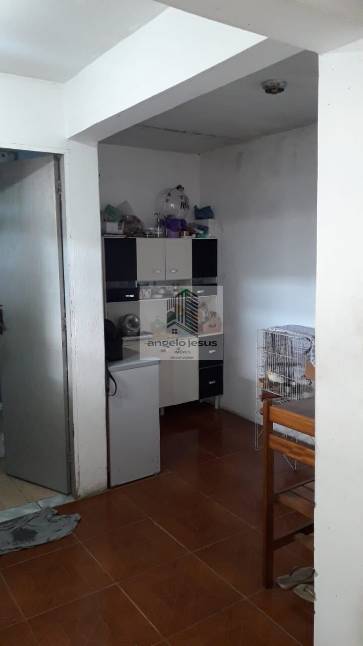 Casa à venda com 8 quartos, 300m² - Foto 44