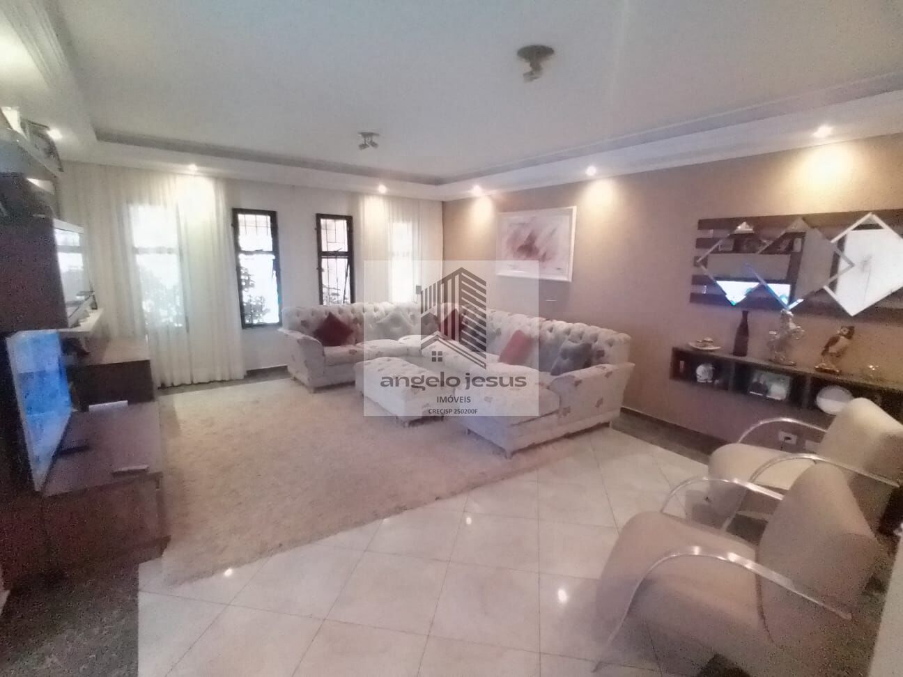 Sobrado à venda com 4 quartos, 192m² - Foto 1